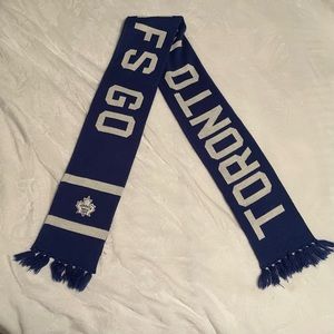 Roots Toronto Maple Leafs Merch Scarf